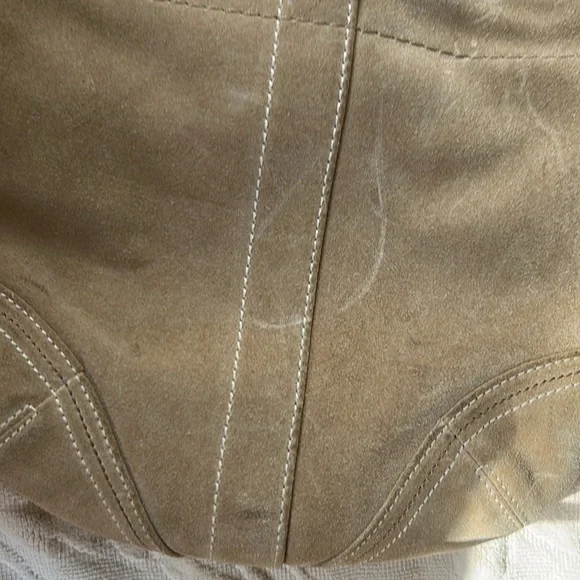 Chic Brown Suede Crossbody Bag - Picture 2 of 5